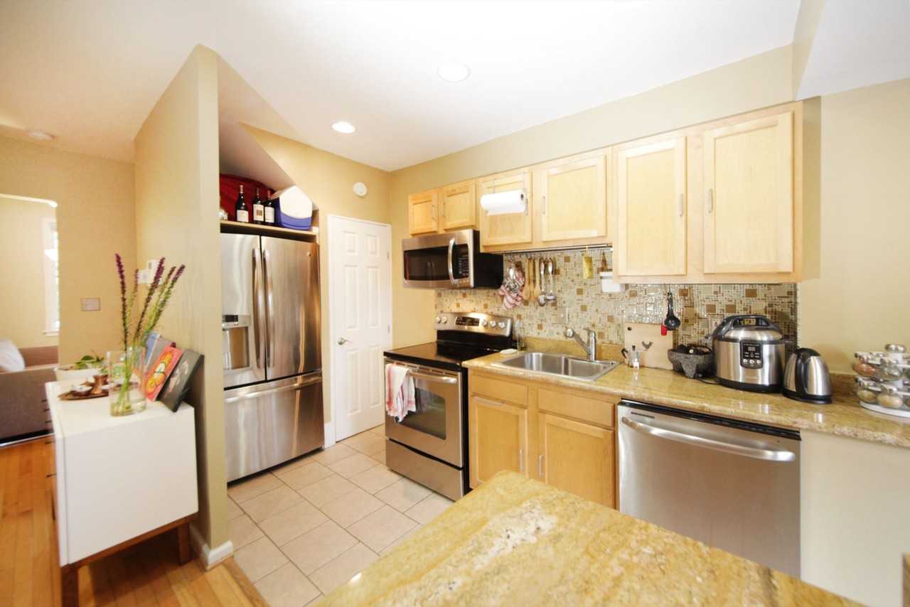 2309 3rd St Ne ##Ne - Photo 6 of 21