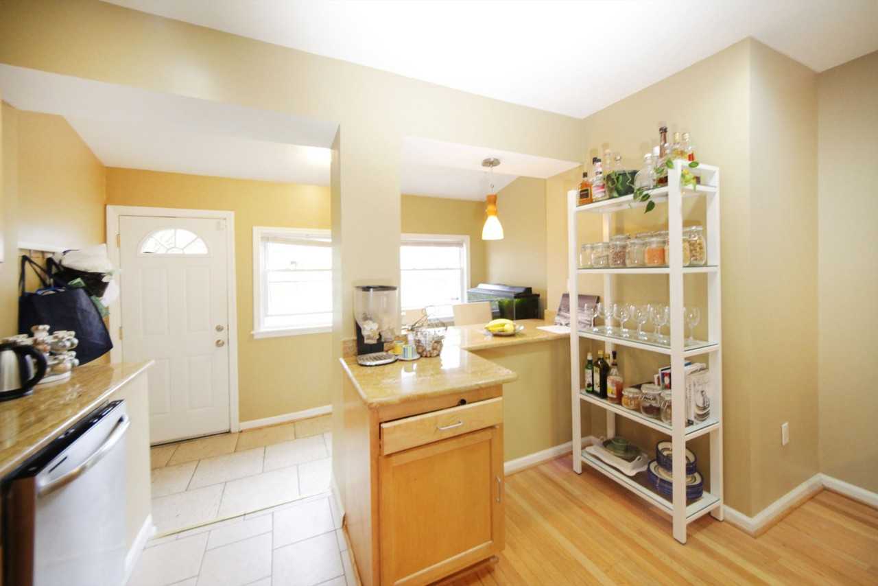 2309 3rd St Ne ##Ne - Photo 7 of 21