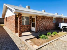 featured image of 205 S Scenic Dr