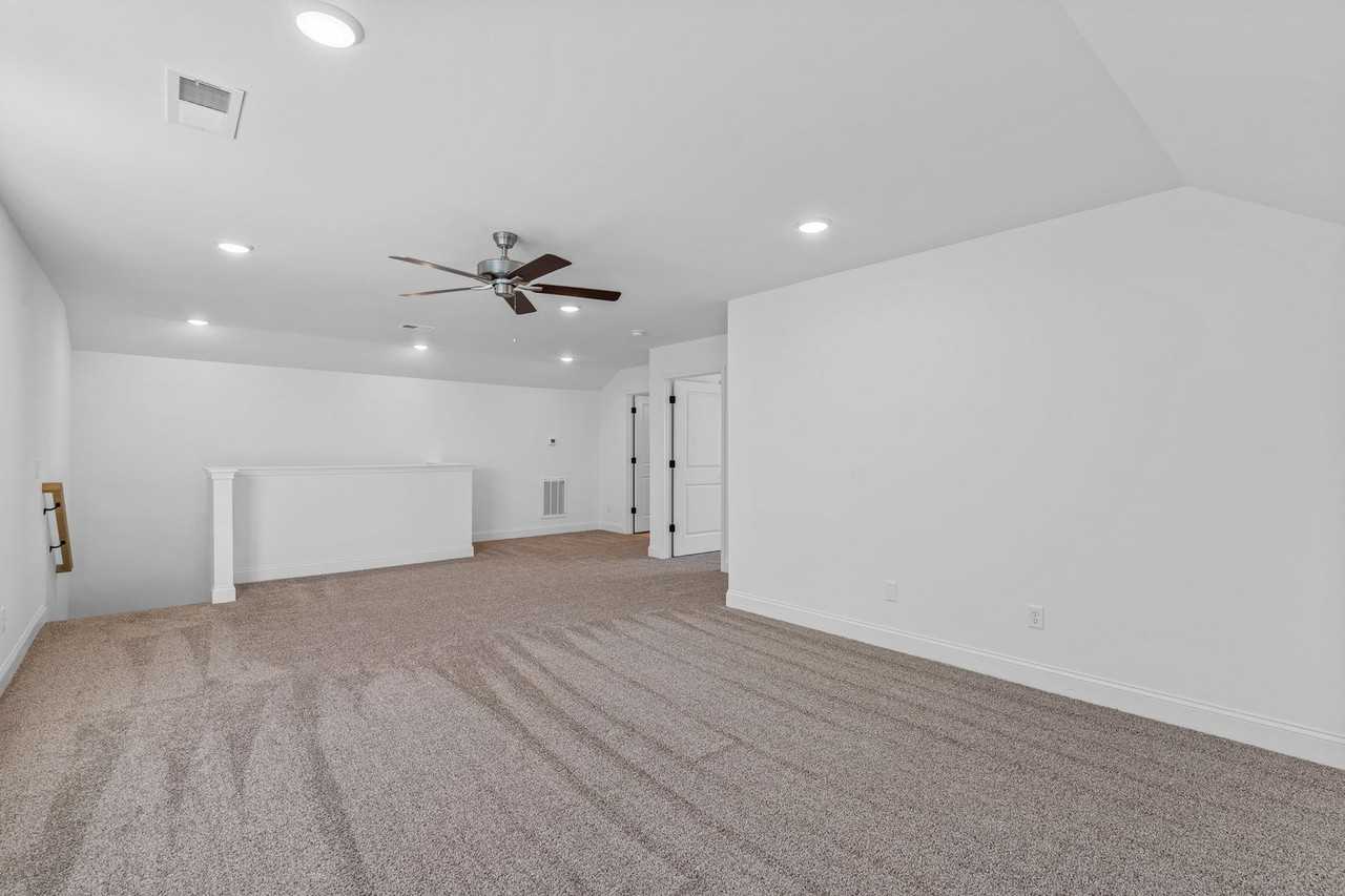 8973 James Creek Dr - Photo 4 of 33