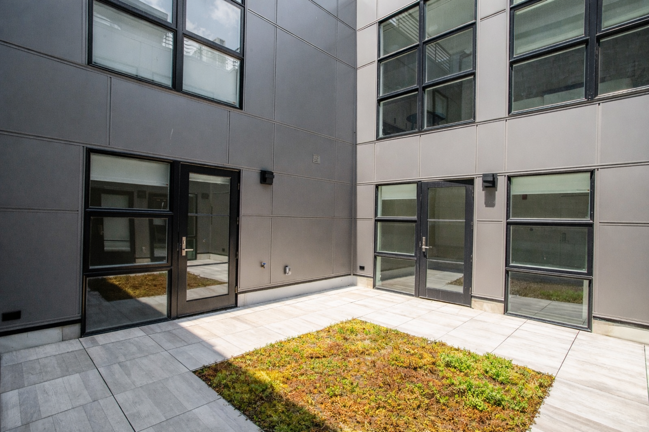 Define 14 - Photo 6 of 41