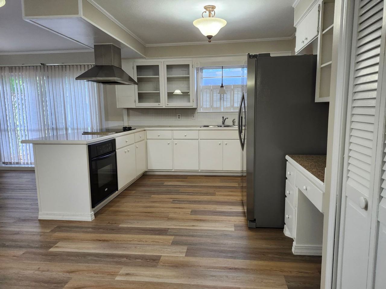 1810 W 3rd Ct - Photo 5 of 27