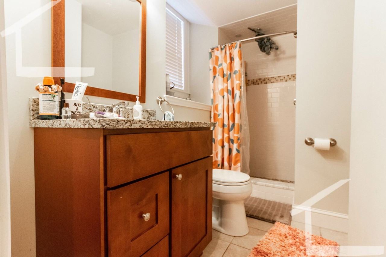 101 Surrey St - Photo 7 of 11