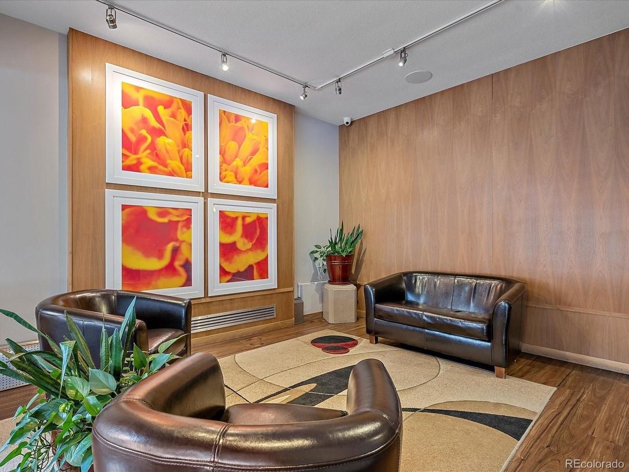 1111 Ash St - Photo 3 of 21