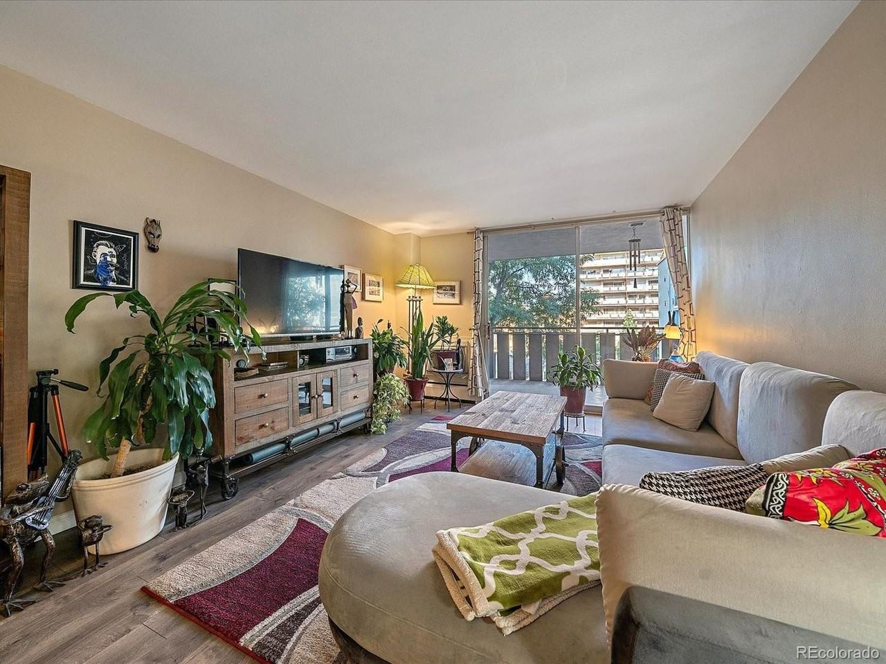 1111 Ash St - Photo 6 of 21