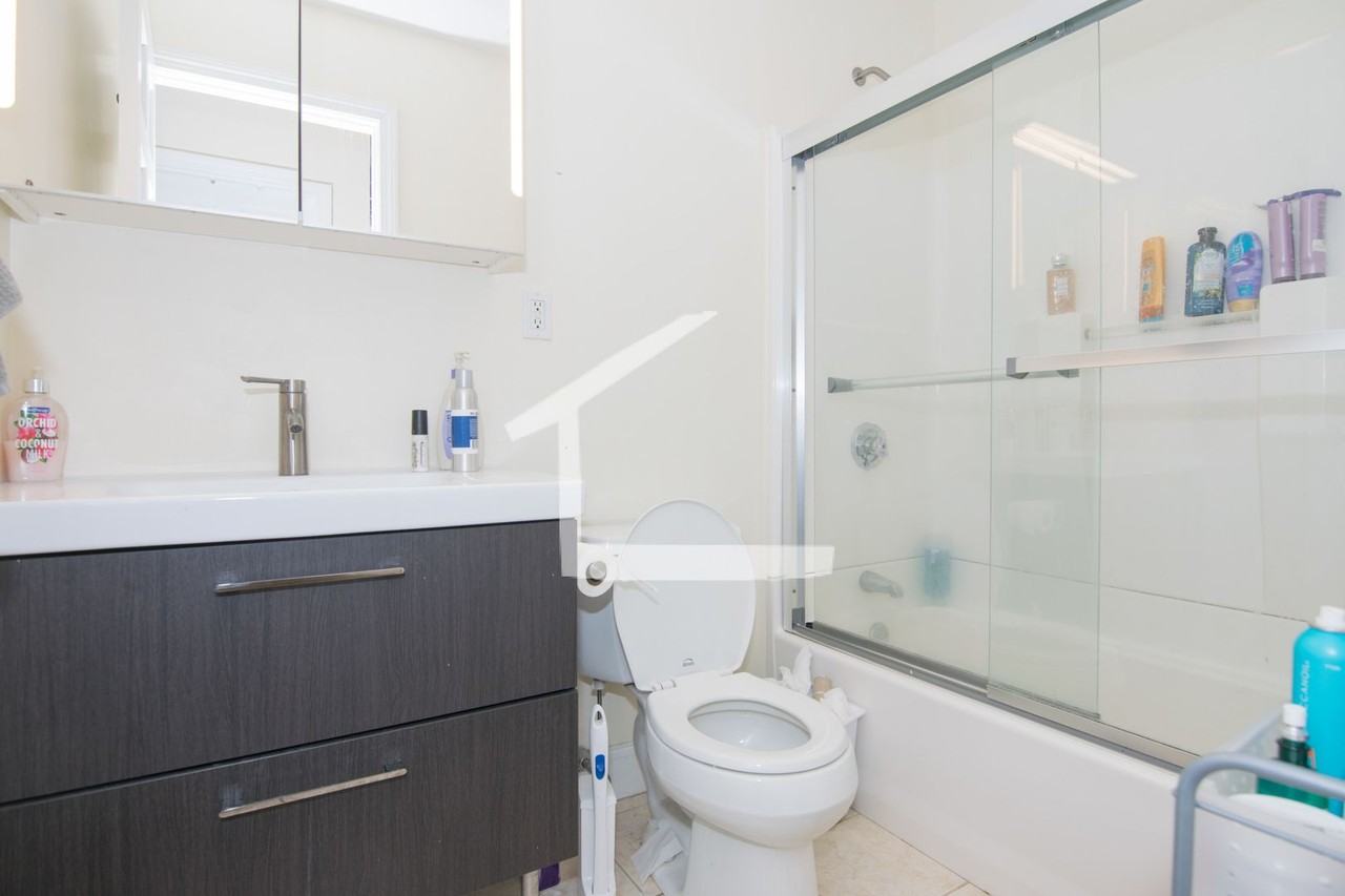 1805 Beacon St - Photo 4 of 16