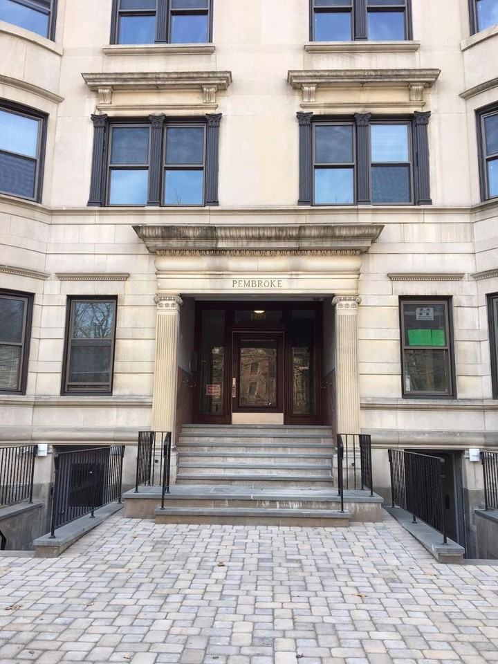 1461 Beacon St - Photo 2 of 12