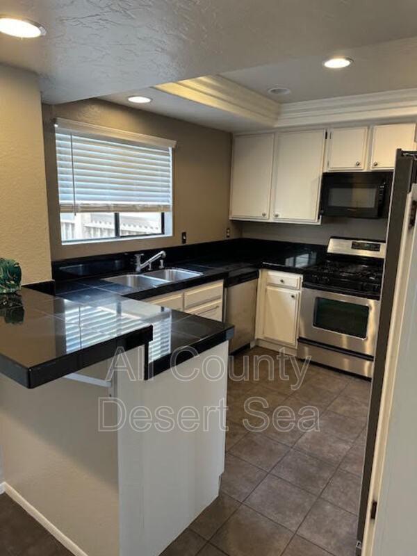 16542 Blackbeard Ln #305 - Photo 6 of 22