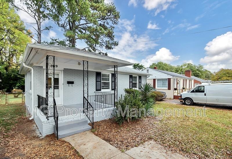 1419 Herrin Ave - Photo 3 of 30