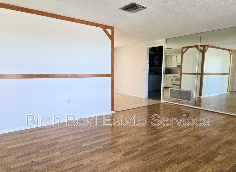 3136 Elkridge Dr - Photo 2 of 16