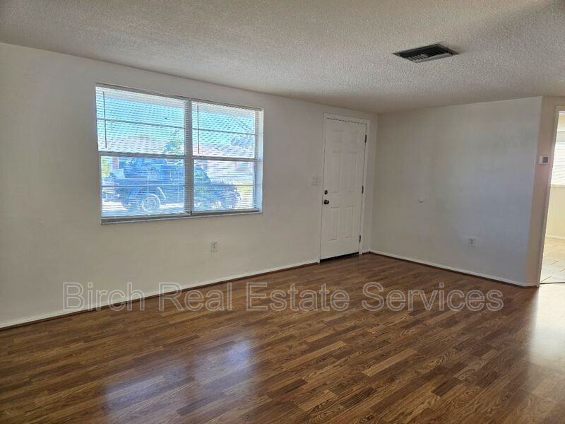 3136 Elkridge Dr - Photo 4 of 16