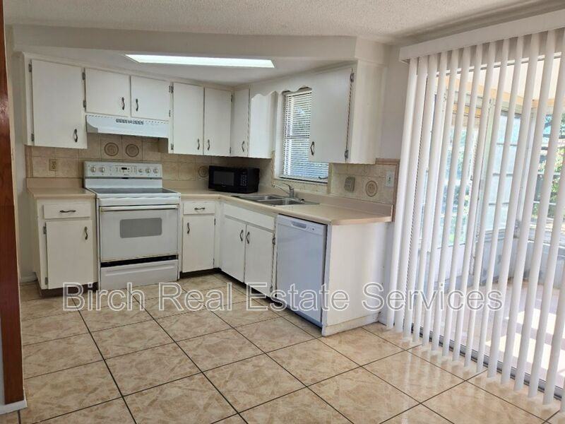 3136 Elkridge Dr - Photo 6 of 16