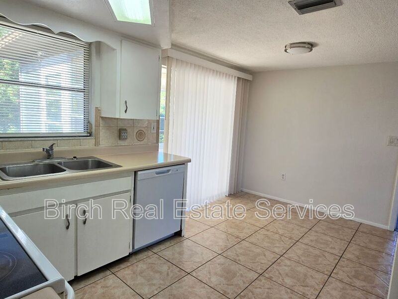 3136 Elkridge Dr - Photo 7 of 16