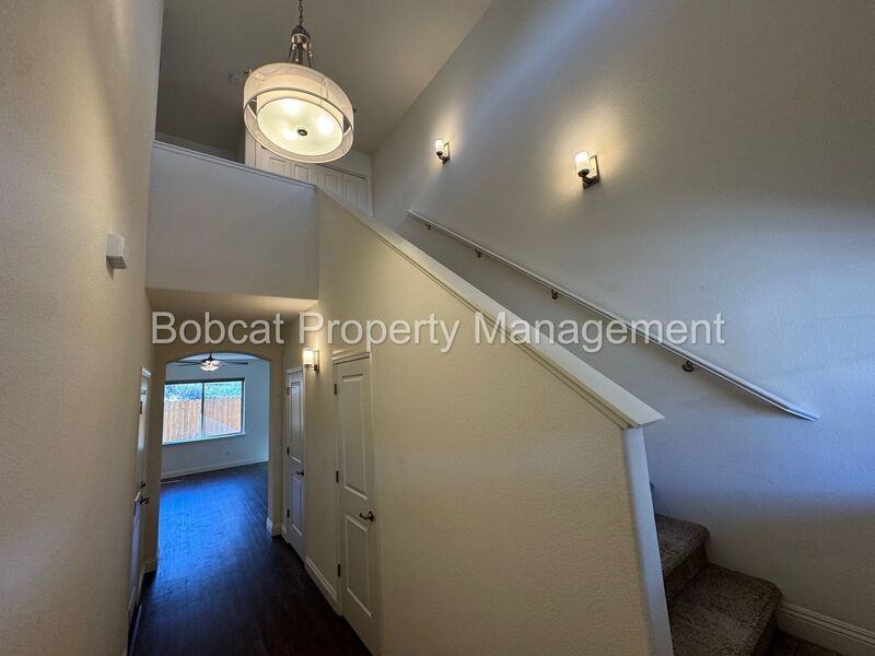 1230 Saltern Dr - Photo 2 of 33