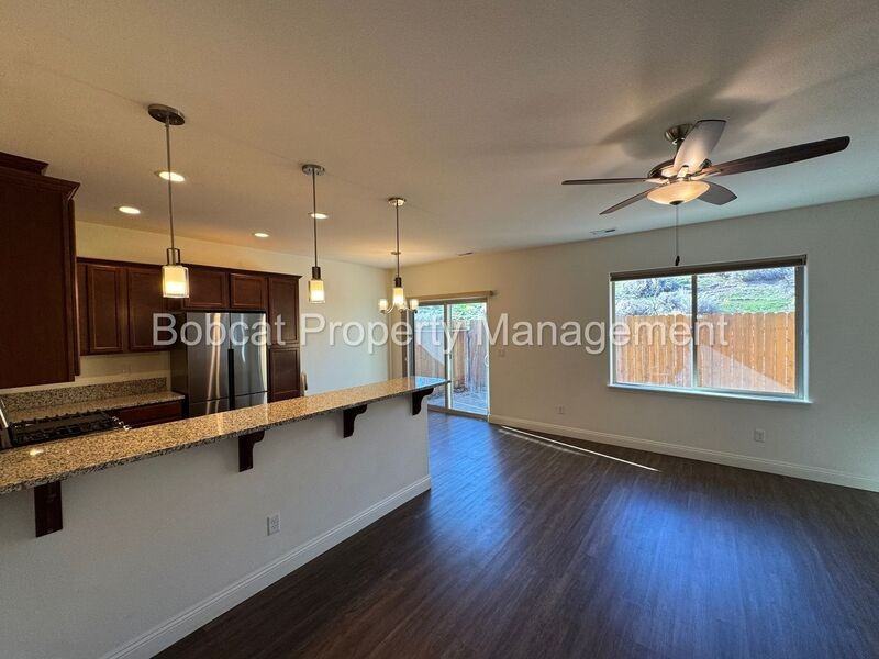 1230 Saltern Dr - Photo 6 of 33