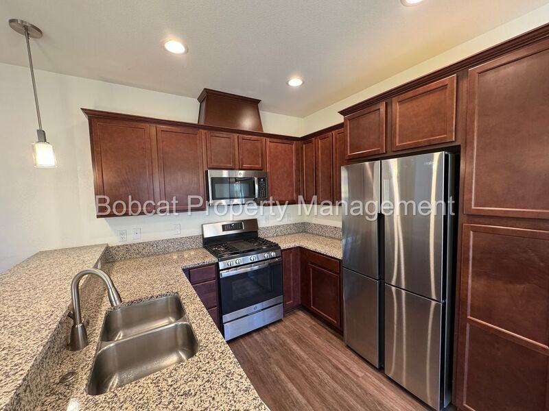 1230 Saltern Dr - Photo 7 of 33