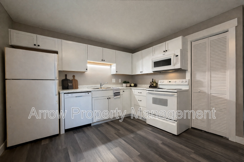 1027 A St #12 - Photo 3 of 8