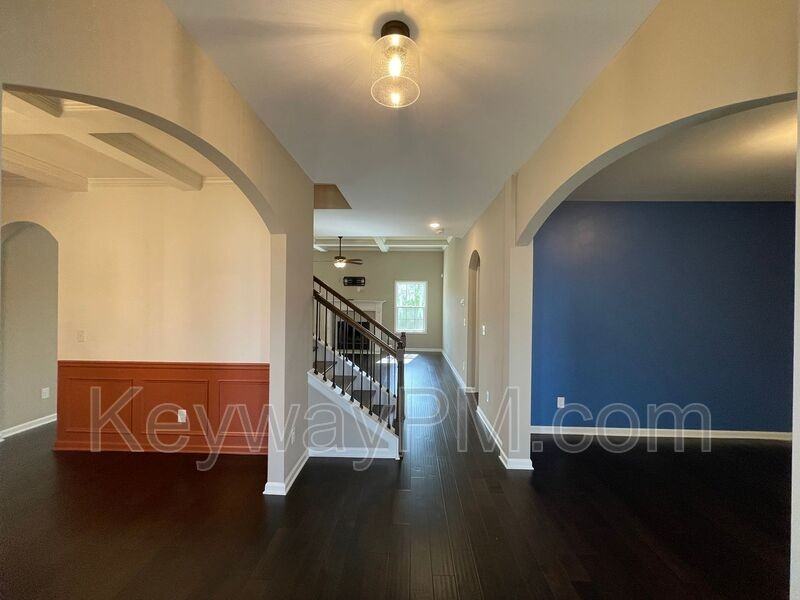 2322 Sheridan Dr - Photo 4 of 28