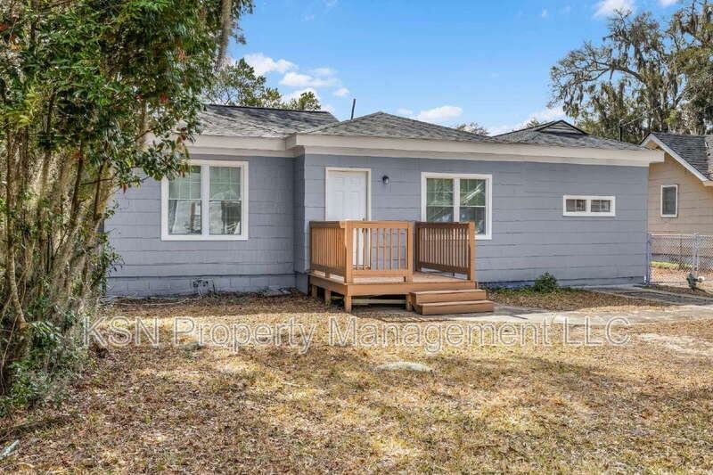 245 W 73rd St - Photo 3 of 44