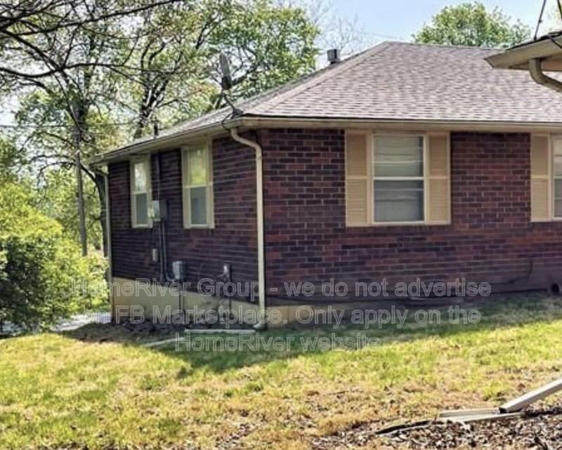 3730 Ne 42nd Ter - Photo 3 of 6