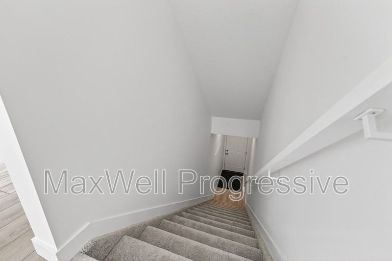 13516 115 Ave Nw #17 - Photo 2 of 37