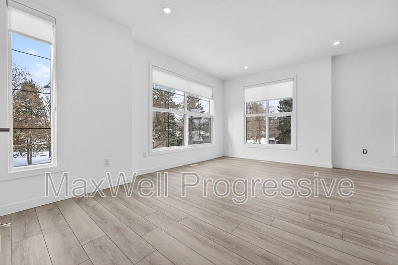 13516 115 Ave Nw #17 - Photo 4 of 37