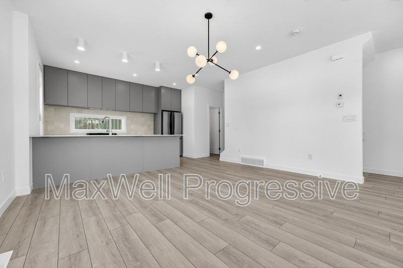 13516 115 Ave Nw #17 - Photo 6 of 37