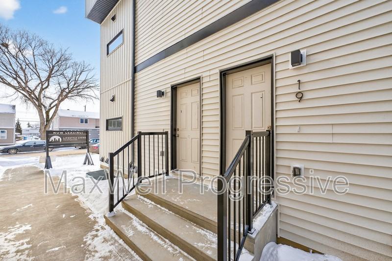 13516 115 Ave Nw #22 - Photo 5 of 35