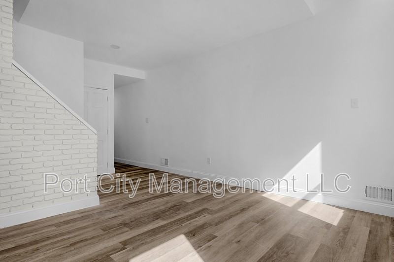 312 E 22nd St - Photo 7 of 21