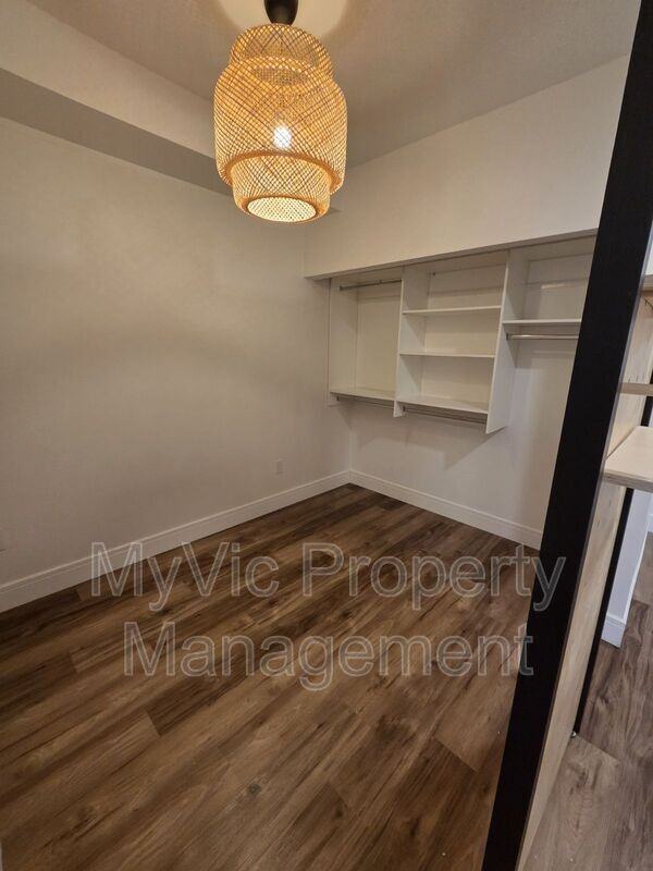 8015 102 St Nw - Photo 5 of 13