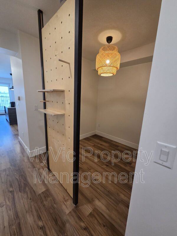 8015 102 St Nw - Photo 6 of 13