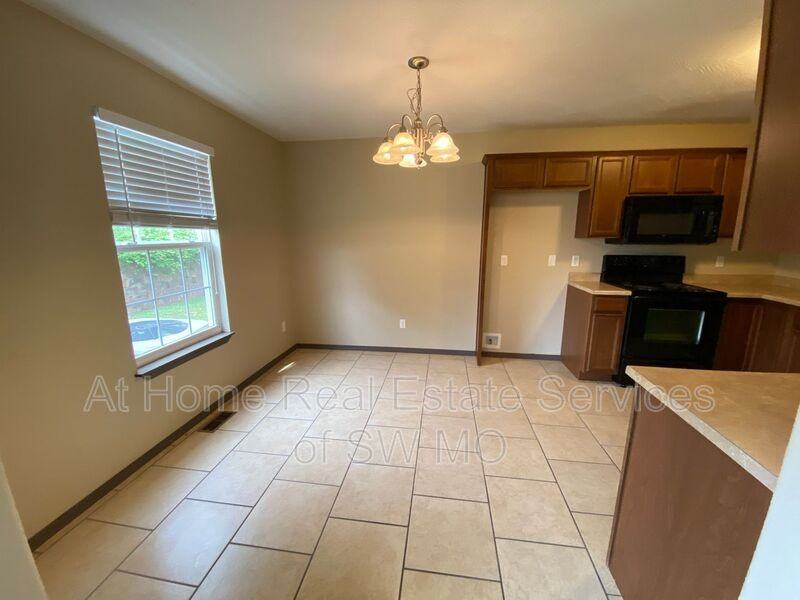 3142 W Golden Valley Ct - Photo 2 of 16