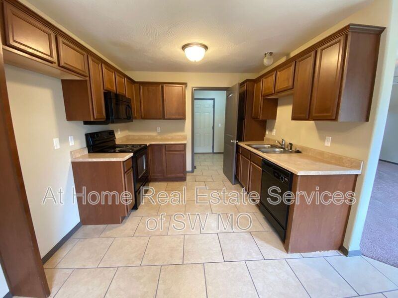 3142 W Golden Valley Ct - Photo 3 of 16