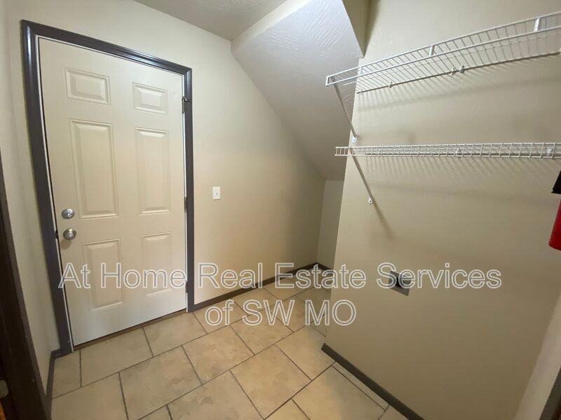 3142 W Golden Valley Ct - Photo 6 of 16