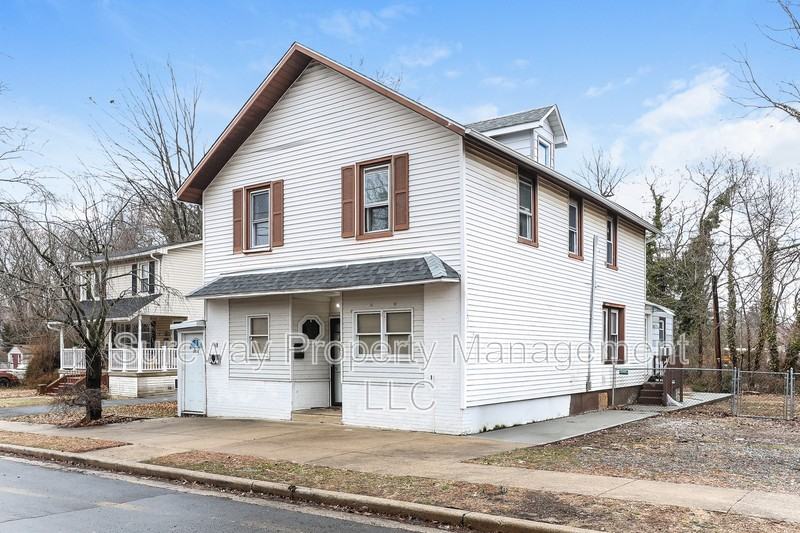 300 Monroe Ave #B - Photo 2 of 17