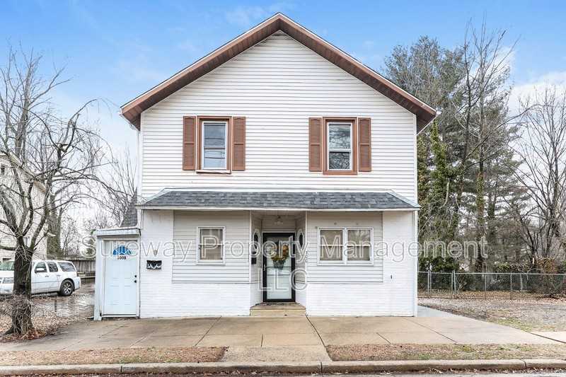 300 Monroe Ave #B - Photo 3 of 17