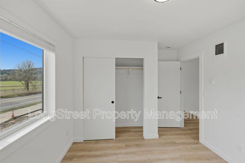 810 S 19th St - Photo 4 of 40