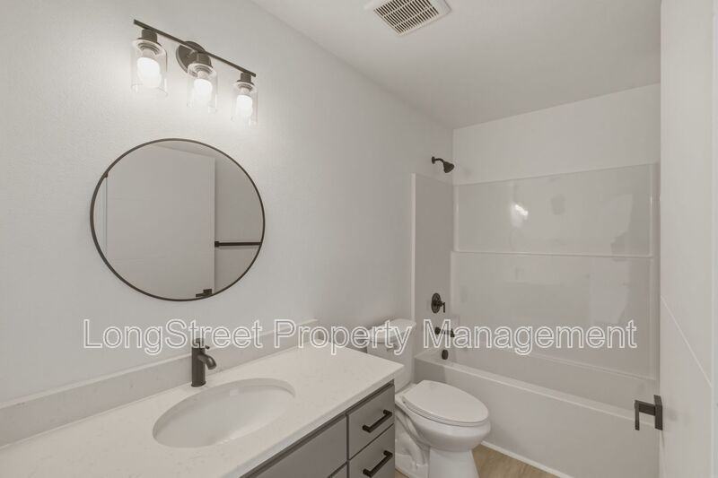 810 S 19th St - Photo 6 of 40