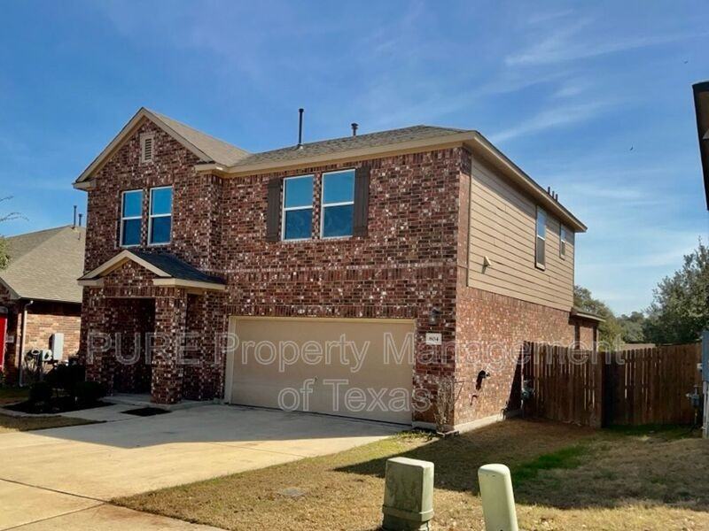 804 Crown Anchor Bnd - Photo 2 of 31