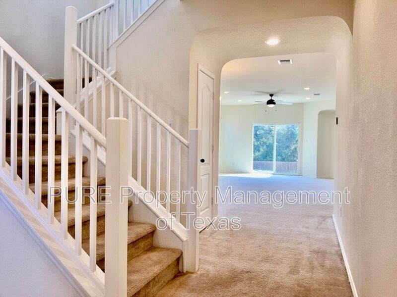 804 Crown Anchor Bnd - Photo 3 of 31