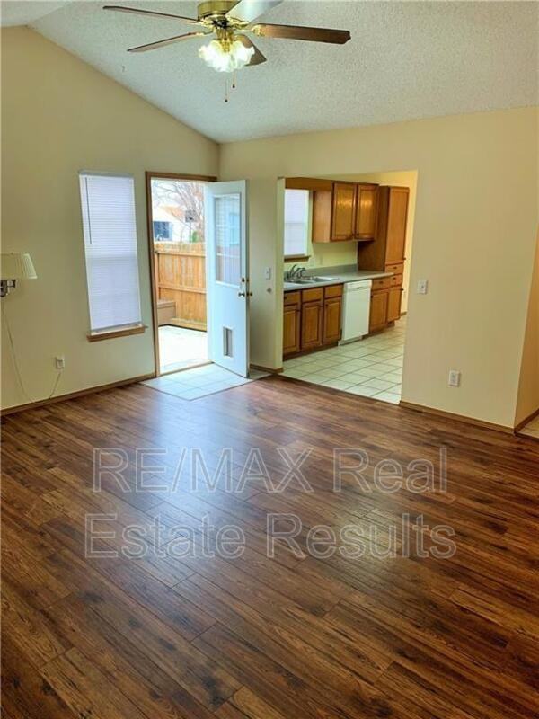 1203 Spring St - Photo 3 of 13