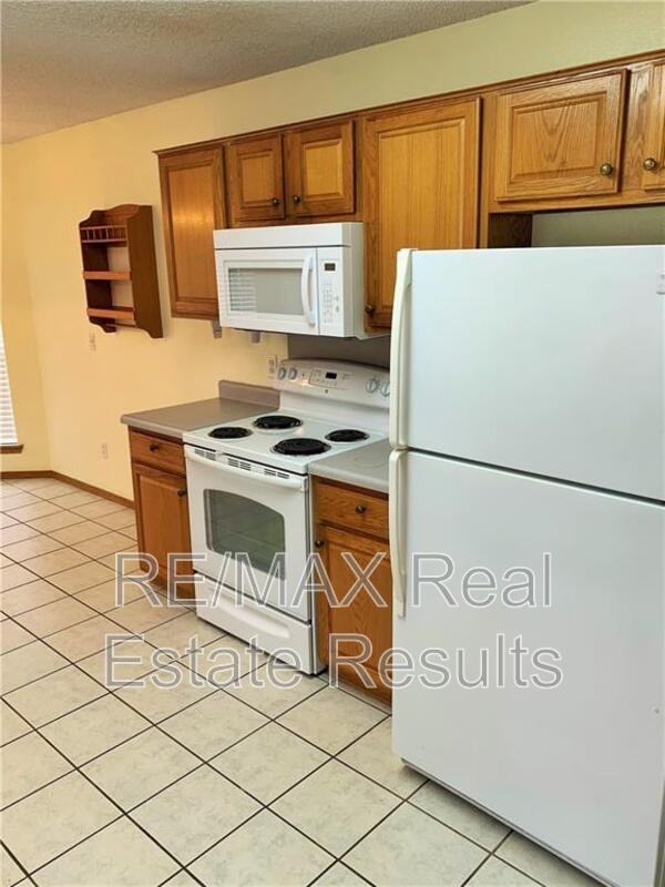 1203 Spring St - Photo 4 of 13