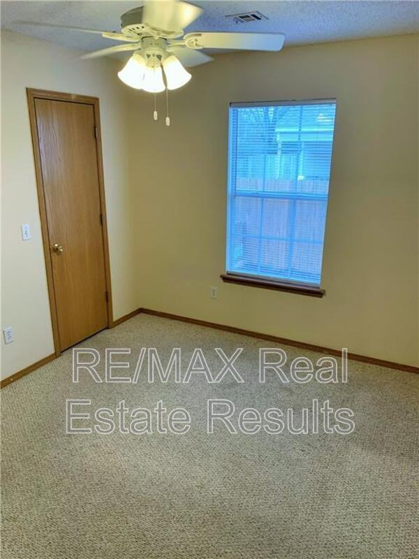 1203 Spring St - Photo 6 of 13