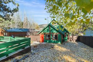 featured image of 1025 E Country Club Blvd