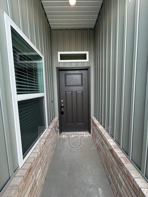 114 Nw 67th Ave #114NW67th - Photo 3 of 32