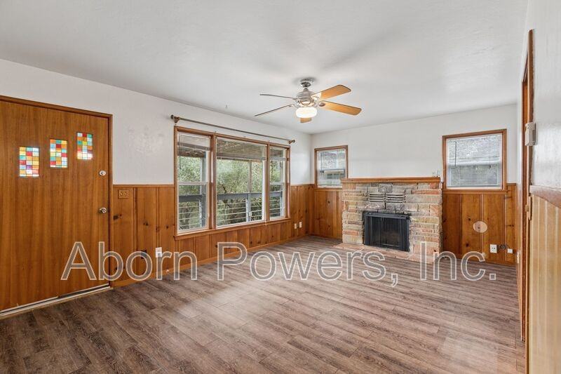 1800 Tyrrel Ln - Photo 3 of 21