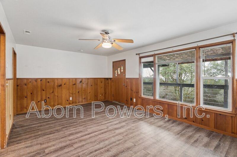 1800 Tyrrel Ln - Photo 5 of 21