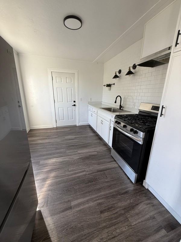 1272 4th Ave #B - Photo 2 of 9