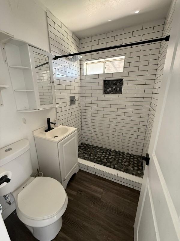 1272 4th Ave #B - Photo 4 of 9