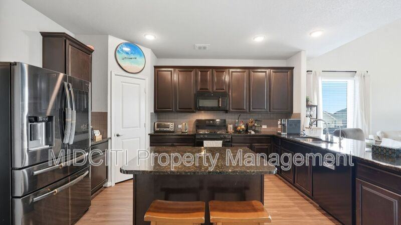 6370 Tarrant Hl - Photo 6 of 48
